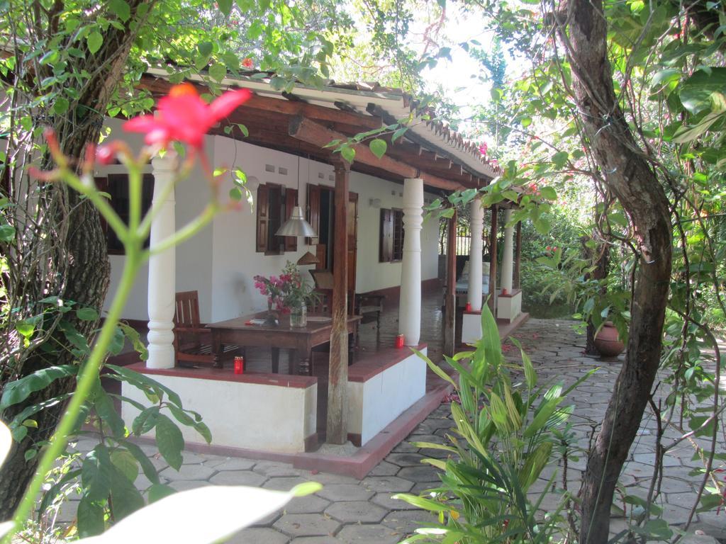 Peacock Land Hotel Tangalle Quarto foto