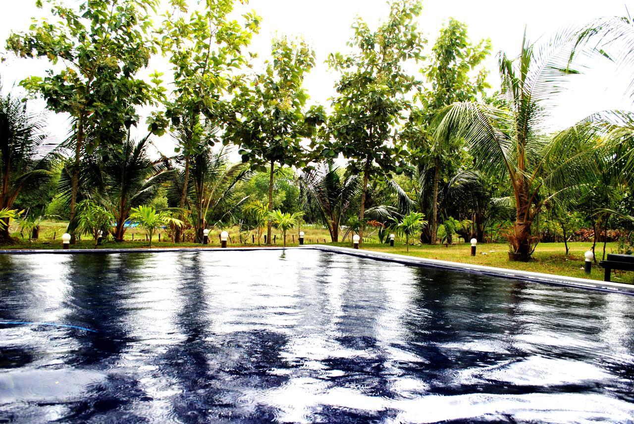Peacock Land Hotel Tangalle Exterior foto